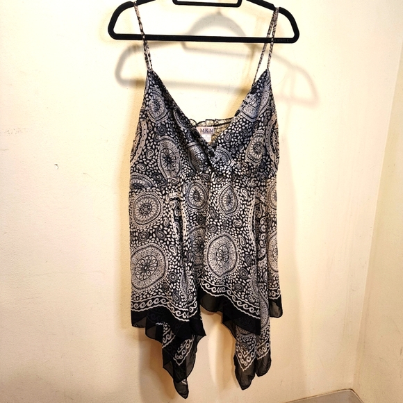 M.K.M Designs Black and White Asymmetrical Camisole Top Plus Size 2x - Picture 1 of 11
